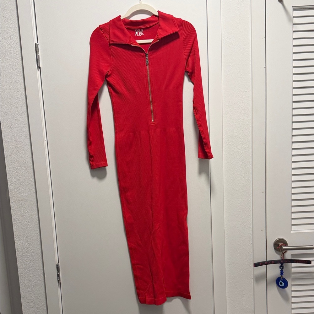 Chic Red Long Sleeve Dress with Zipper